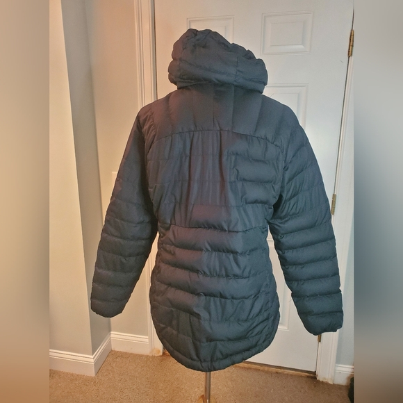 L.L. Bean Women's Black Ski Jacket with Red Lining - Picture 4 of 8